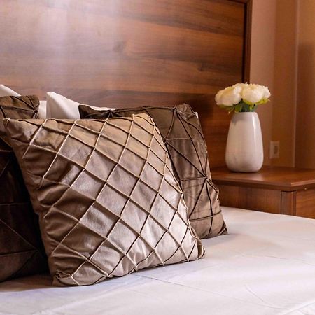 Karyon Apartments Kariófiton Екстериор снимка