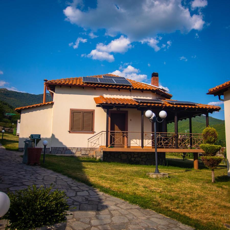 Karyon Apartments Kariófiton Екстериор снимка