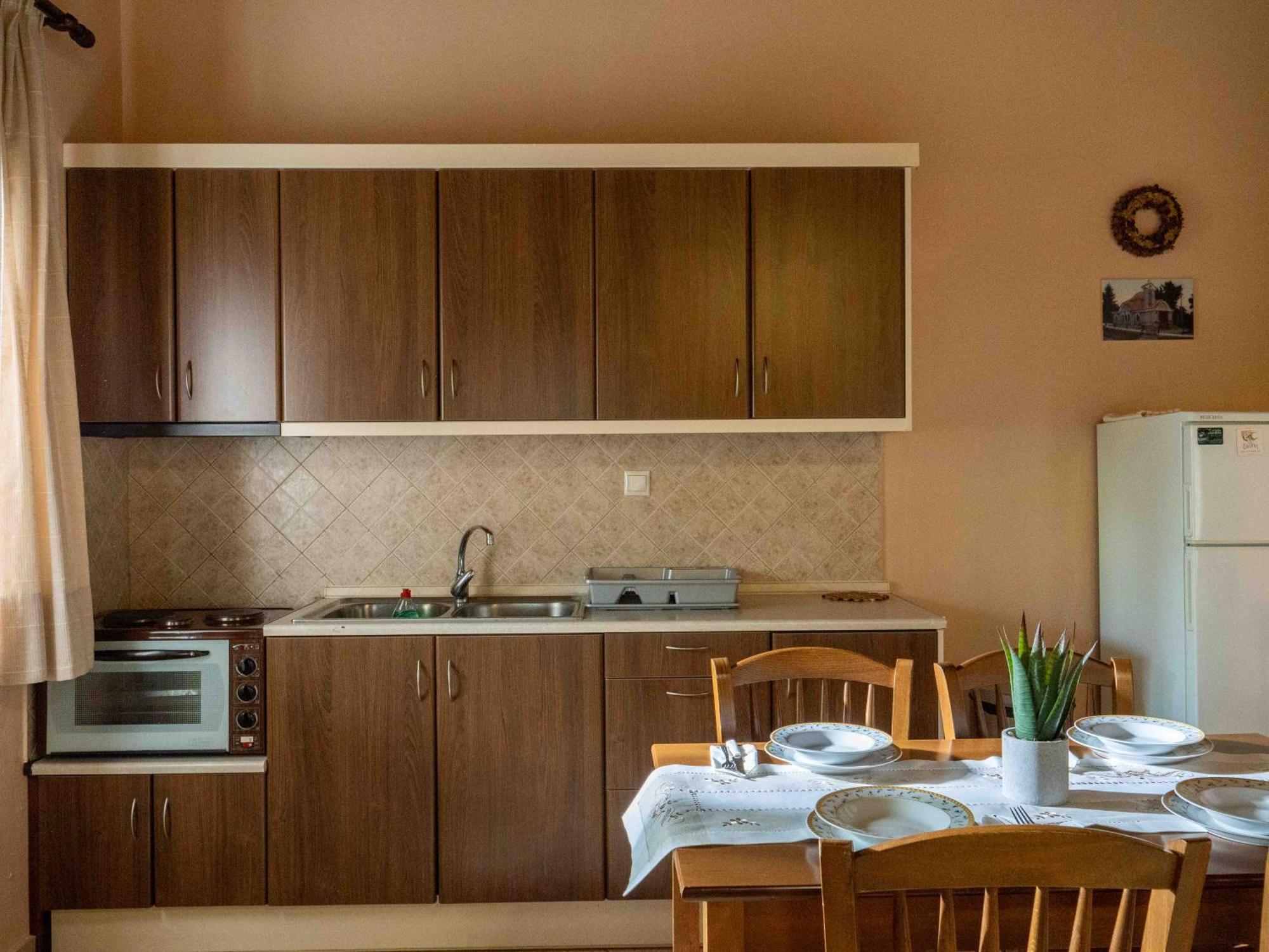 Karyon Apartments Kariófiton Екстериор снимка