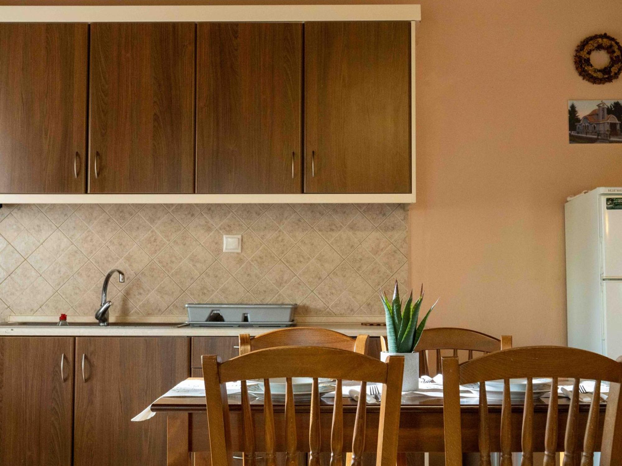 Karyon Apartments Kariófiton Екстериор снимка