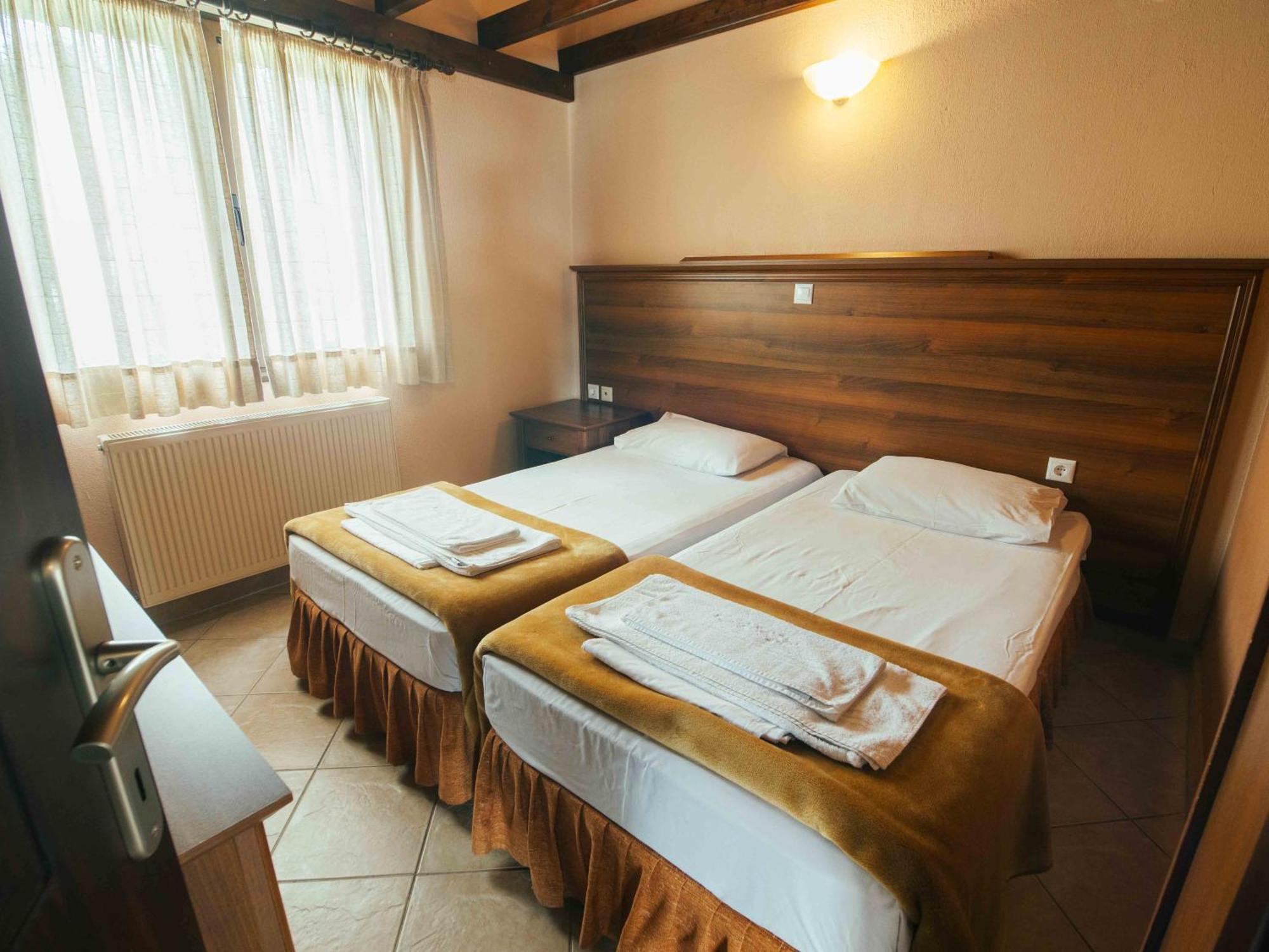 Karyon Apartments Kariófiton Екстериор снимка