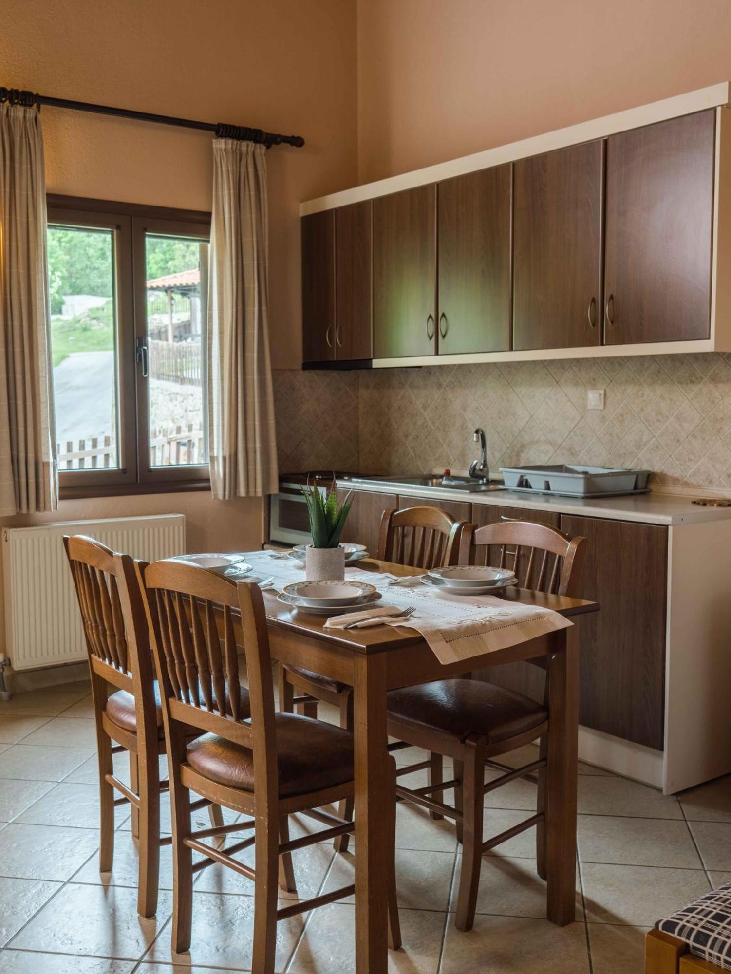 Karyon Apartments Kariófiton Екстериор снимка