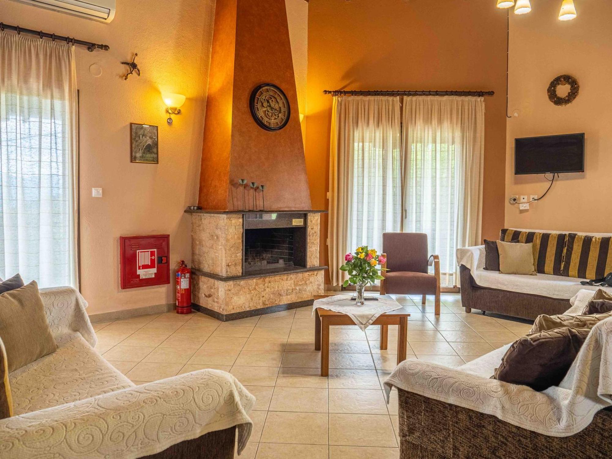 Karyon Apartments Kariófiton Екстериор снимка