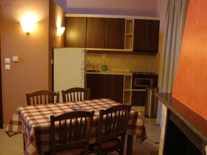 Karyon Apartments Kariófiton Екстериор снимка
