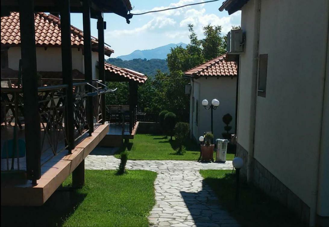 Karyon Apartments Kariófiton Екстериор снимка